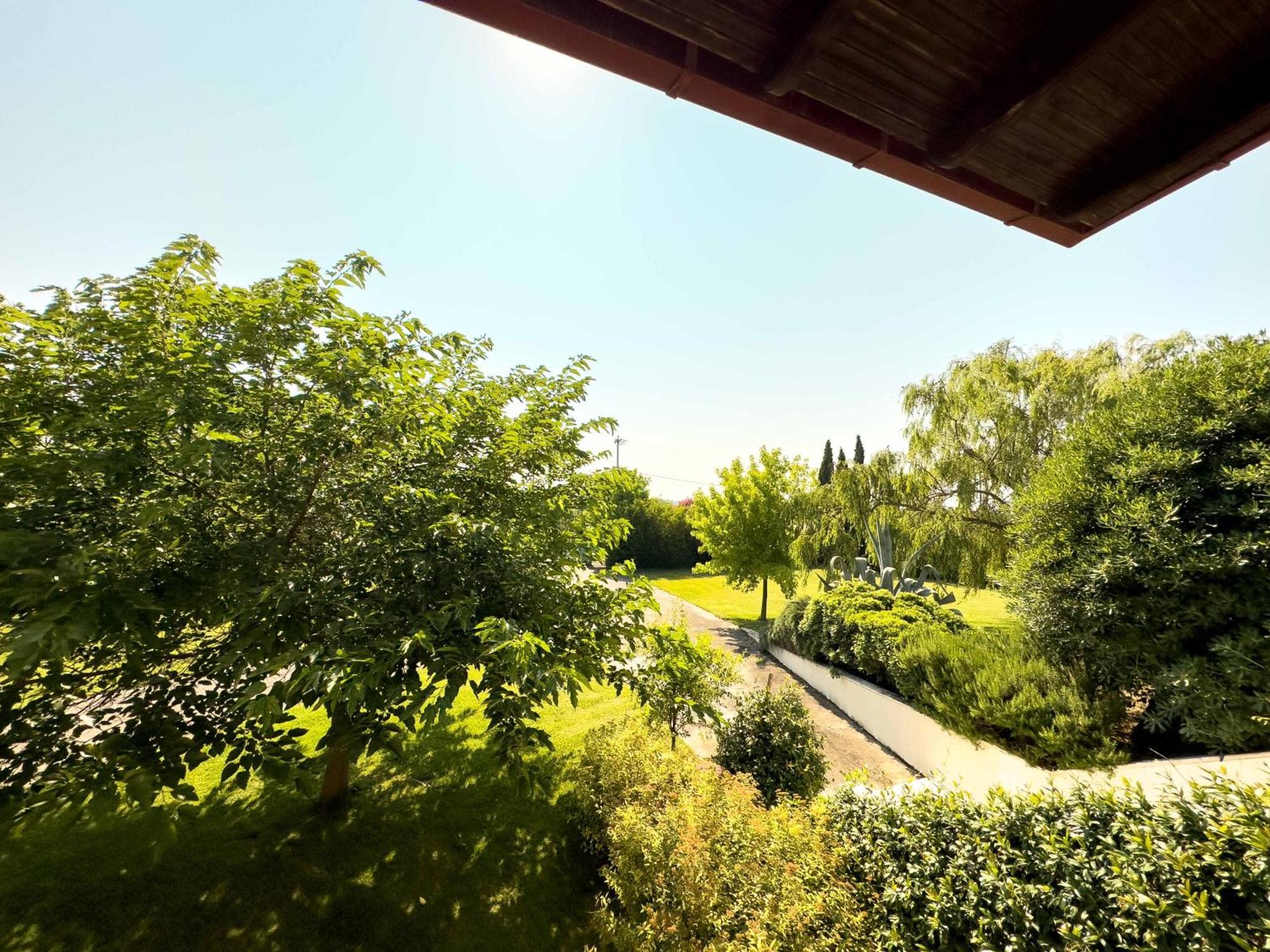 Villa Bougainvillea Epanomi Exterior foto